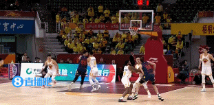 谈球吧官网登录入口你咋看?洛夫顿戳裁判脸停1场罚5万 此前赵睿冲撞裁判停5场罚10万