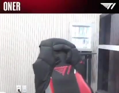 谈球吧(中国)官方网站这么丝滑？！和Doran玩得很开心，Oner笑到从椅子上摔下来