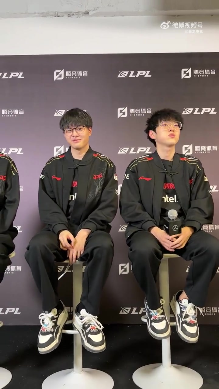 谈球吧体育app官网一语成谶！年初Ale开玩笑Cvmax想回韩国 如今两人深陷不和传闻